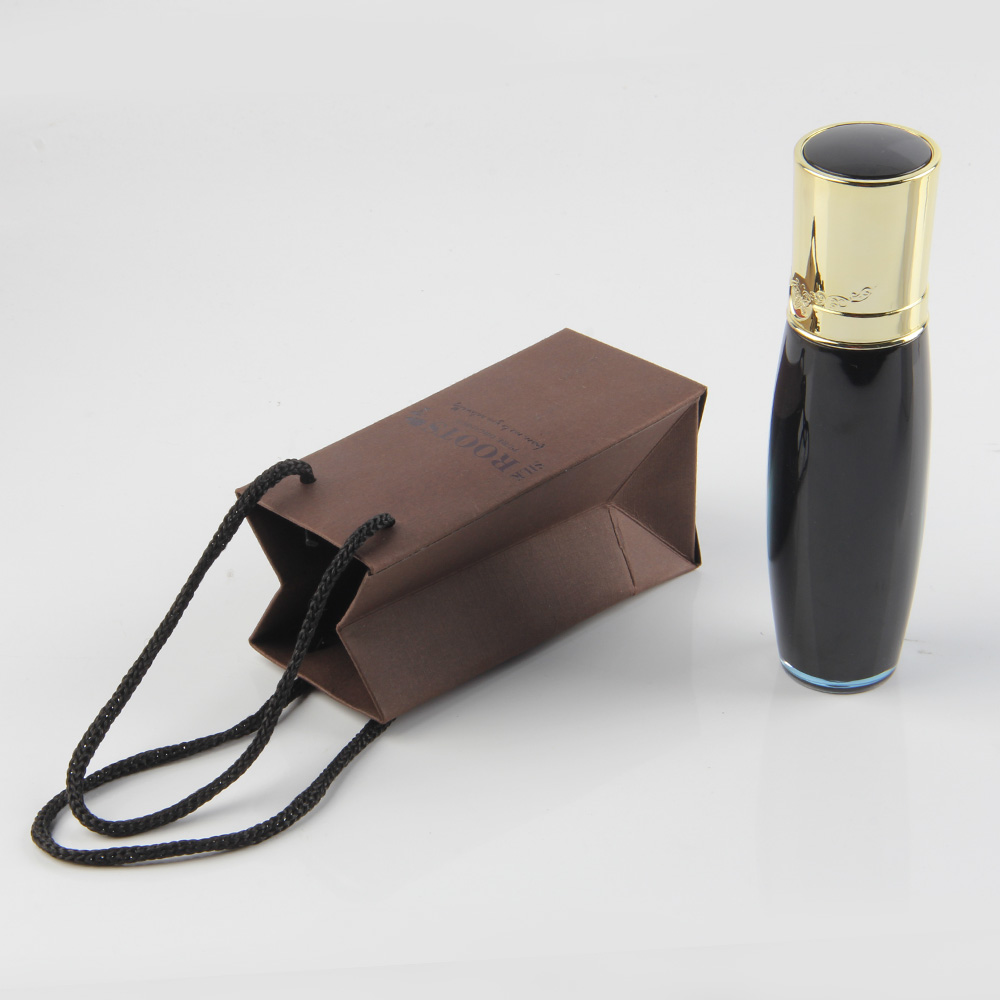 充電器的產(chǎn)品這么小紙袋是不是也該做這么小呢？