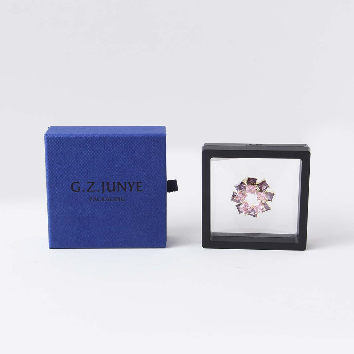 紙質(zhì)珠寶包裝盒會(huì)有哪些生產(chǎn)上的細(xì)節(jié)需要注意？